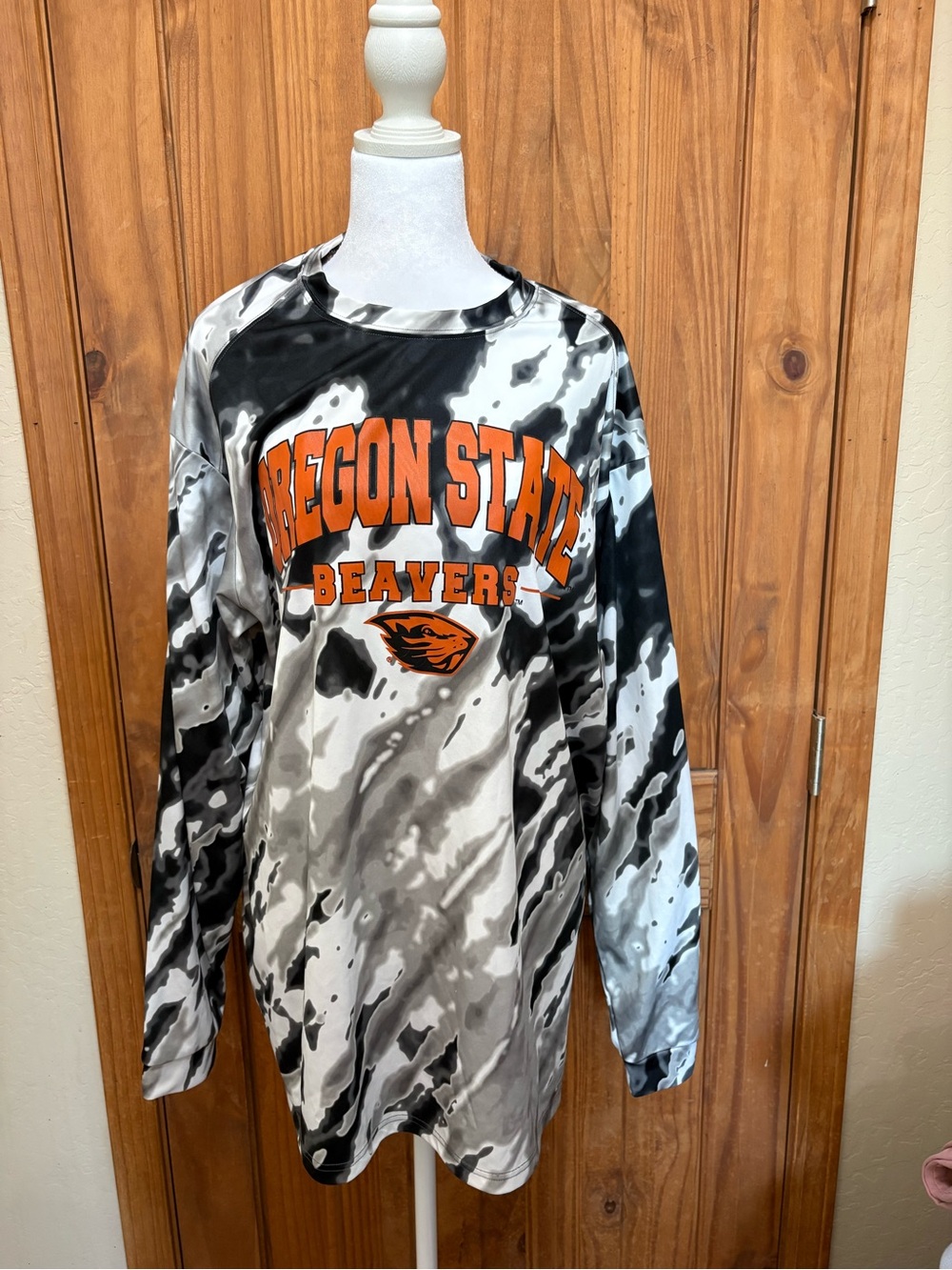 Oregon State Beavers Long Sleeve Camo Tee - Black & White with Orange Logo